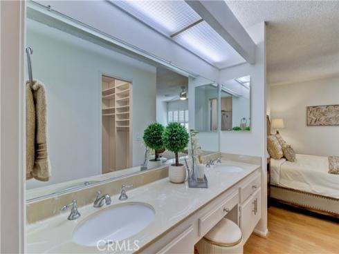 8566  Sierra  911-D , Huntington Beach, CA