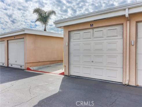 8566  Sierra  911-D , Huntington Beach, CA