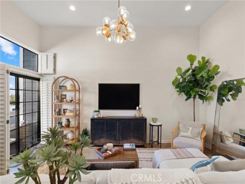 20212  Sealargo  203  Lane, Huntington Beach, CA