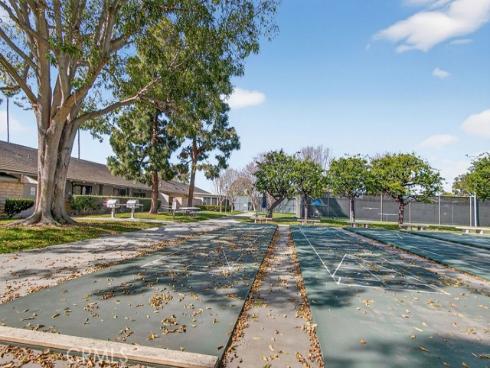 8777  Coral Springs  8C  Court, Huntington Beach, CA