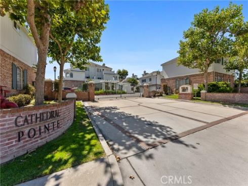 18723 Chapel Lane , Huntington Beach, CA