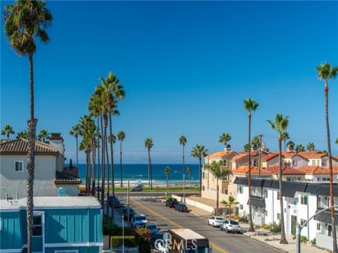 206  16th  , Huntington Beach, CA