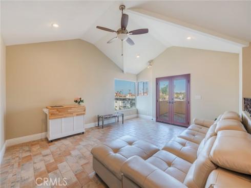 206  16th  , Huntington Beach, CA