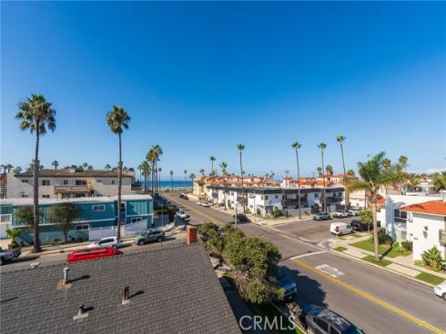 206  16th  , Huntington Beach, CA