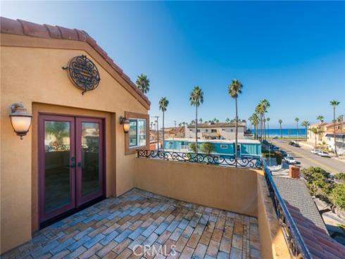 206  16th  , Huntington Beach, CA