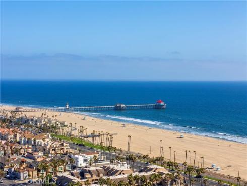 206  16th  , Huntington Beach, CA