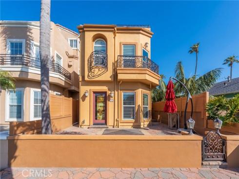 206  16th  , Huntington Beach, CA
