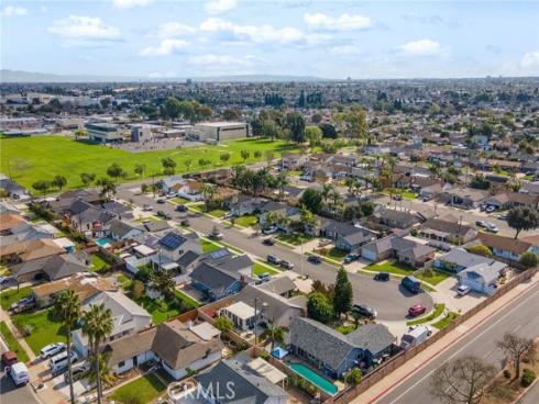 6021  Ivory   Circle, Huntington Beach, CA