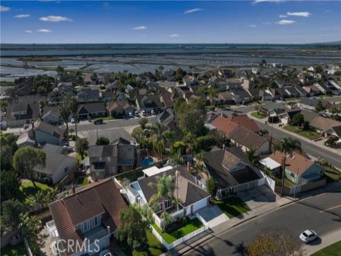 5642  Brighton   Drive, Huntington Beach, CA