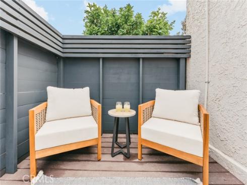 816  11th  , Huntington Beach, CA