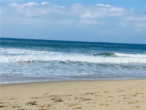 816  11th  , Huntington Beach, CA