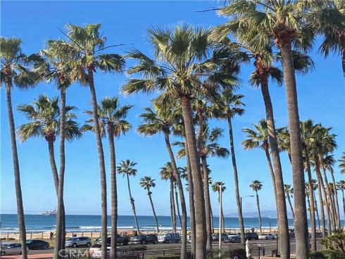 816  11th  , Huntington Beach, CA