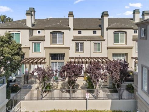 19271 Surfwave Drive , Huntington Beach, CA