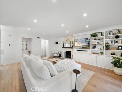 9801  Mammoth   Drive, Huntington Beach, CA