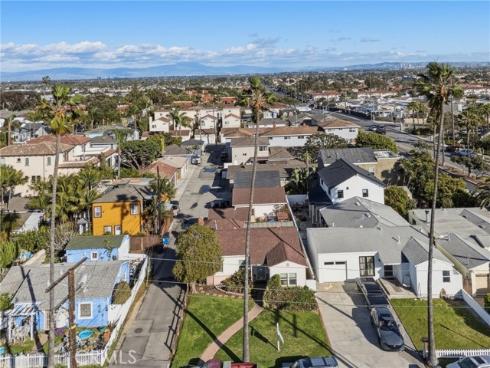 110  Alabama   Street, Huntington Beach, CA