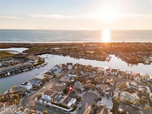 3922  Kitten   Circle, Huntington Beach, CA