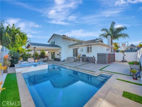 17252  Breda   Lane, Huntington Beach, CA