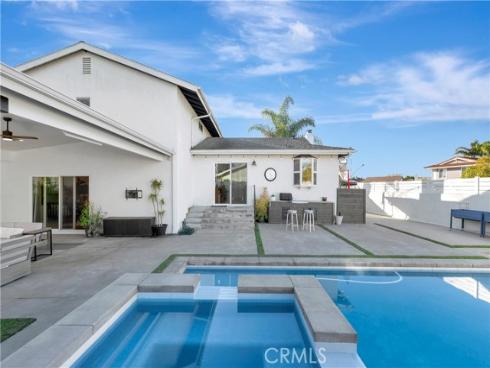 17252  Breda   Lane, Huntington Beach, CA