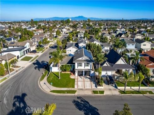 17252  Breda   Lane, Huntington Beach, CA