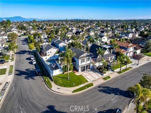 17252  Breda   Lane, Huntington Beach, CA