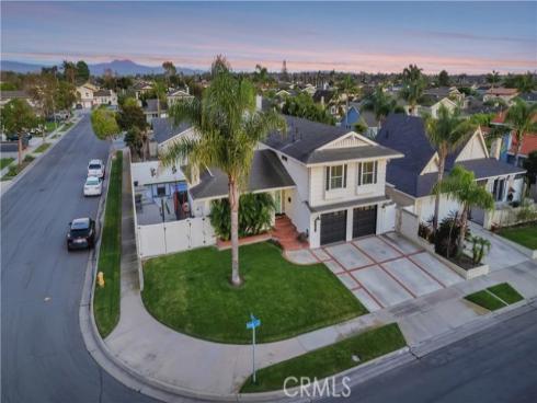 17252  Breda   Lane, Huntington Beach, CA