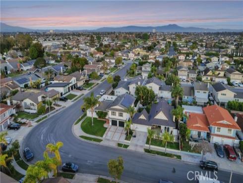 17252  Breda   Lane, Huntington Beach, CA