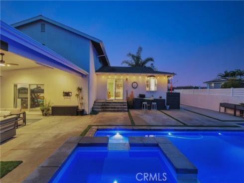 17252  Breda   Lane, Huntington Beach, CA