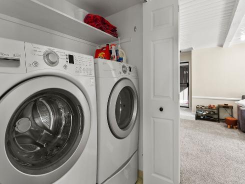 21372  Brookhurst  226 , Huntington Beach, CA