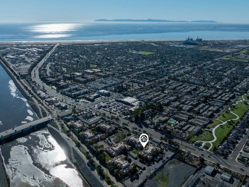 21372  Brookhurst  226 , Huntington Beach, CA