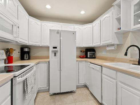 21372  Brookhurst  226 , Huntington Beach, CA