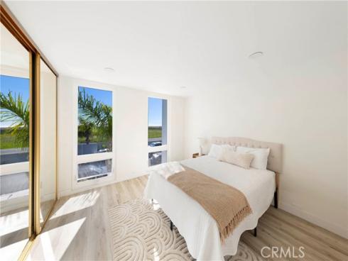 4001  Warner  , Huntington Beach, CA