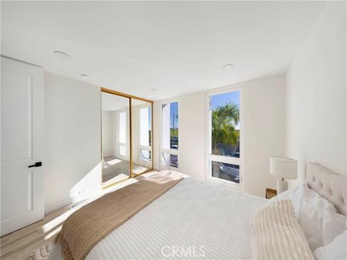 4001  Warner  , Huntington Beach, CA