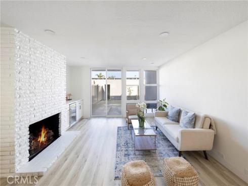 4001  Warner  , Huntington Beach, CA