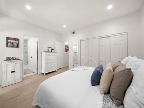 4561  Warner  101  Avenue, Huntington Beach, CA