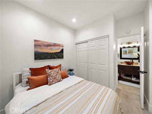 4561  Warner  101  Avenue, Huntington Beach, CA