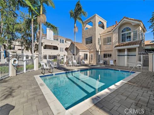 4561  Warner  101  Avenue, Huntington Beach, CA