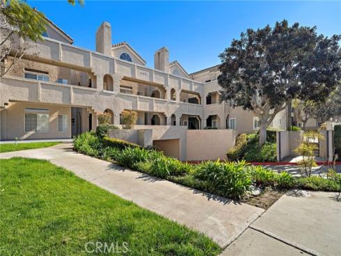 4561  Warner  101  Avenue, Huntington Beach, CA