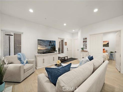 4561  Warner  101  Avenue, Huntington Beach, CA