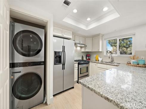 4561  Warner  101  Avenue, Huntington Beach, CA