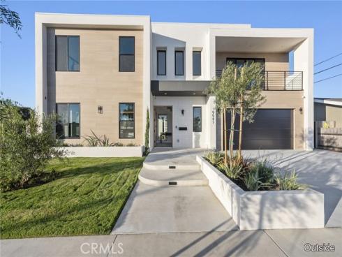 9541 Pollack Drive, Huntington Beach, CA