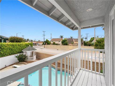 21941  Oceanview   Lane, Huntington Beach, CA