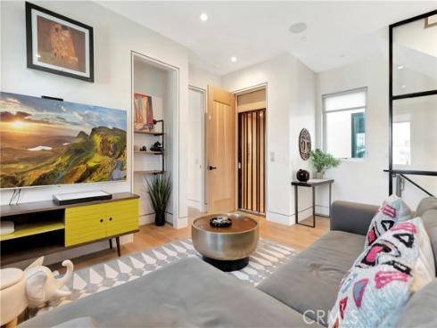 620  Huntington Street  , Huntington Beach, CA