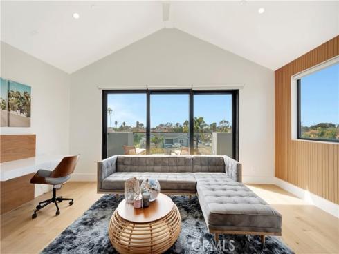 620  Huntington Street  , Huntington Beach, CA