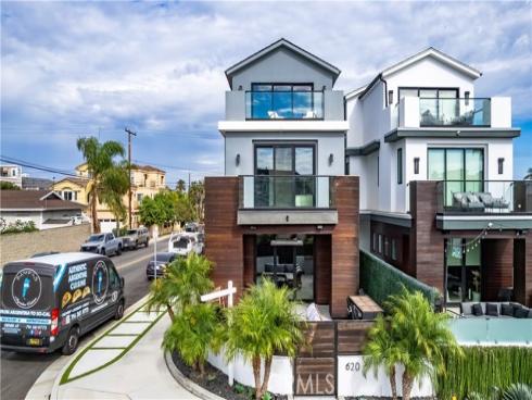 620  Huntington Street  , Huntington Beach, CA