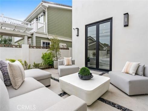 1828 Pine Street, Huntington Beach, CA