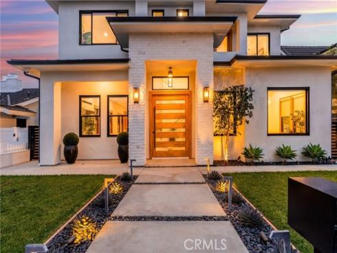 1828 Pine Street, Huntington Beach, CA