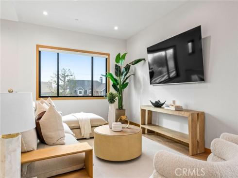 1828 Pine Street, Huntington Beach, CA