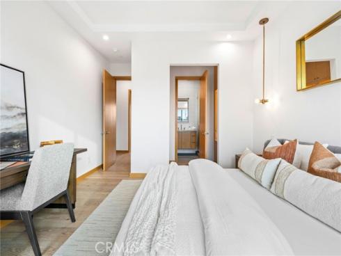 1828 Pine Street, Huntington Beach, CA