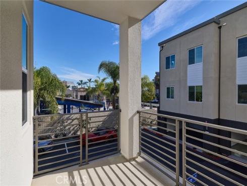 7268  Aura   Circle, Huntington Beach, CA