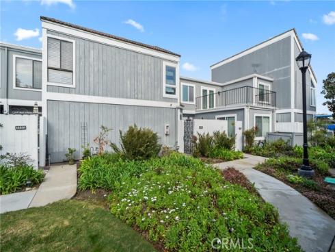 3889  Aruba  , Huntington Beach, CA